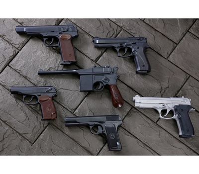 Шоколадный набор, изготовленный в виде пистолета Beretta 92 серебристый + магазина