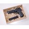 Шоколадный набор, изготовленный в виде пистолета Beretta 92 черный и магазина